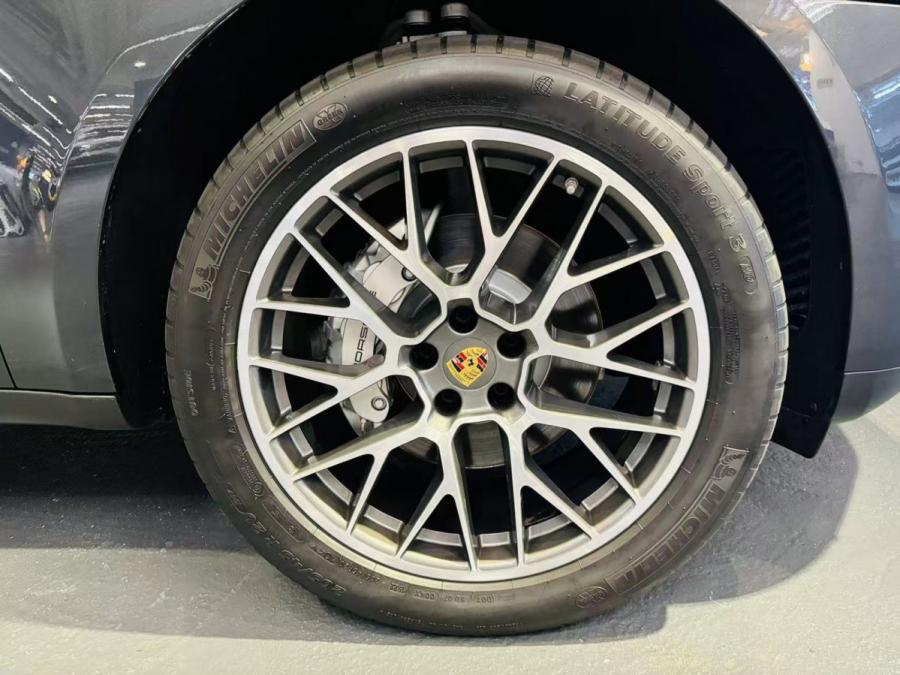 MACAN S - Image 6
